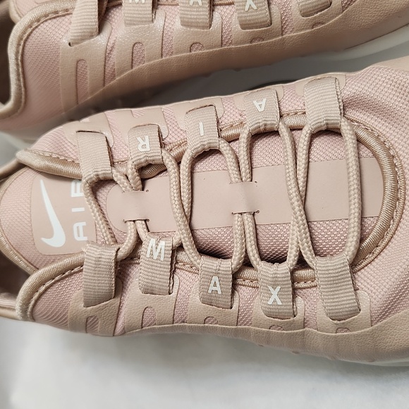 Nike Air Max Axis Running sneakers (womens size 8.5) - Picture 8 of 13